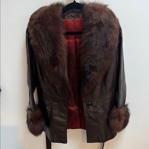 Luxurious Brown Leather Jacket with Fur Trim